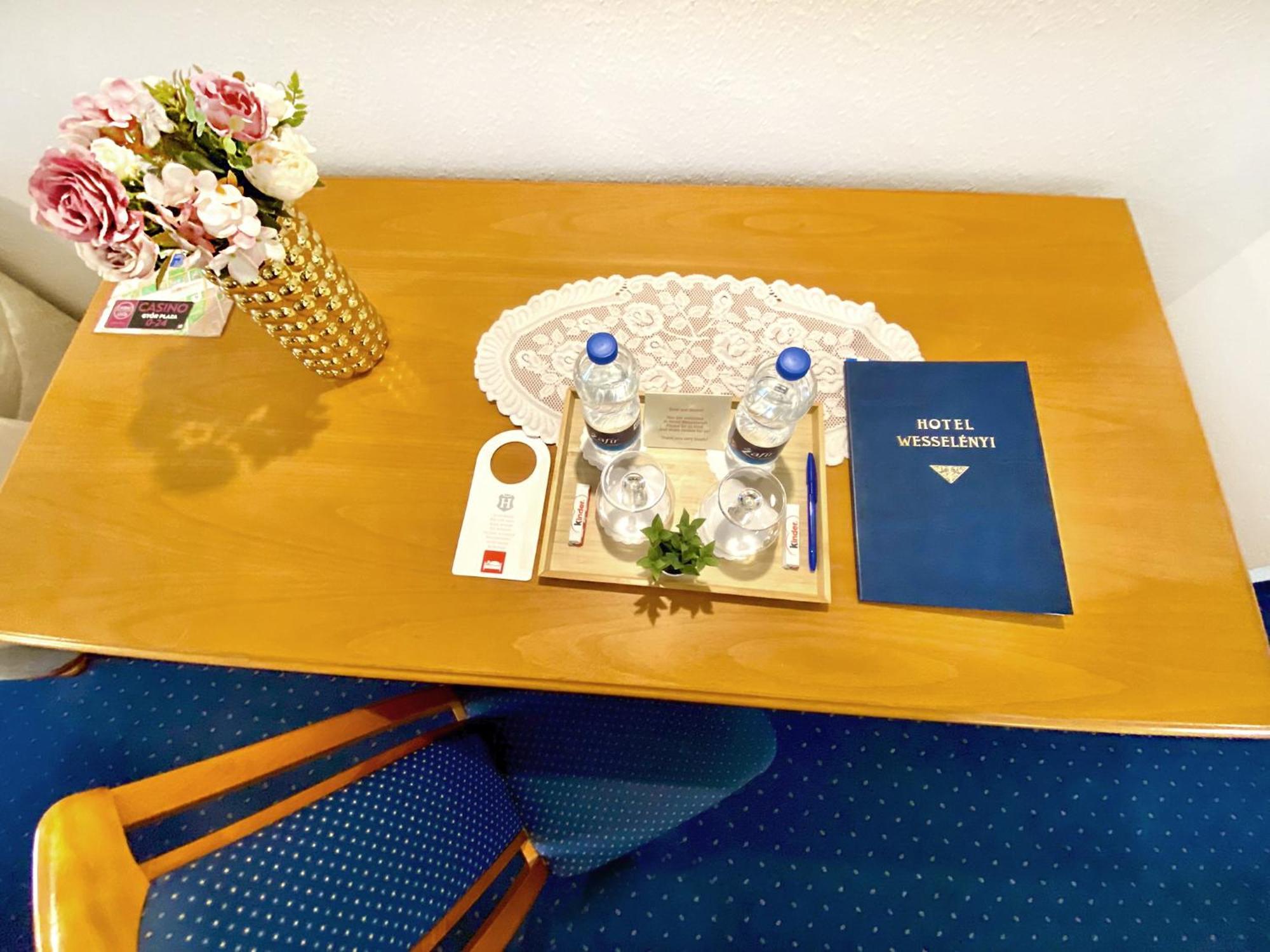 Hotel Wesselenyi غيور المظهر الخارجي الصورة