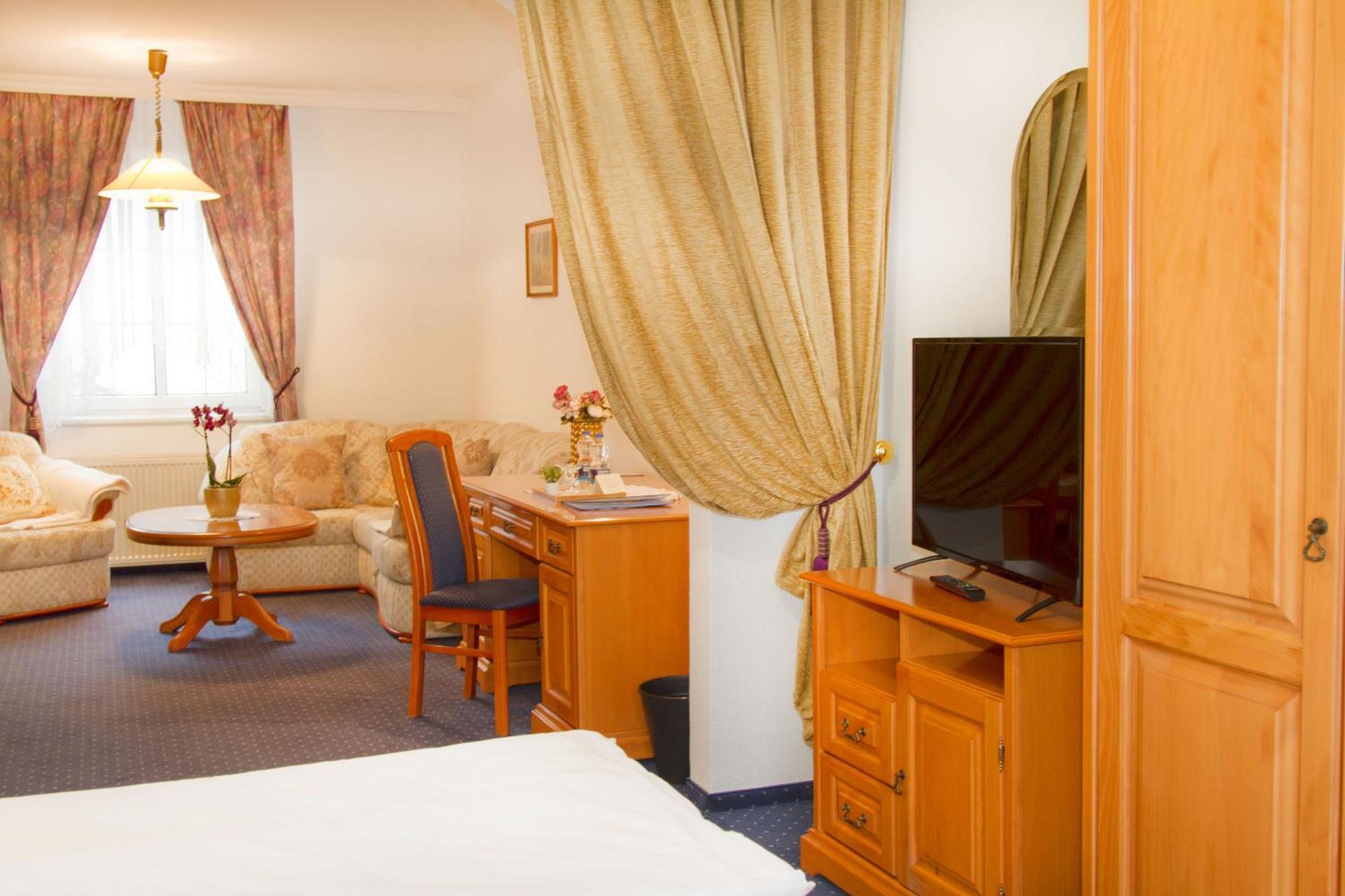 Hotel Wesselenyi غيور المظهر الخارجي الصورة
