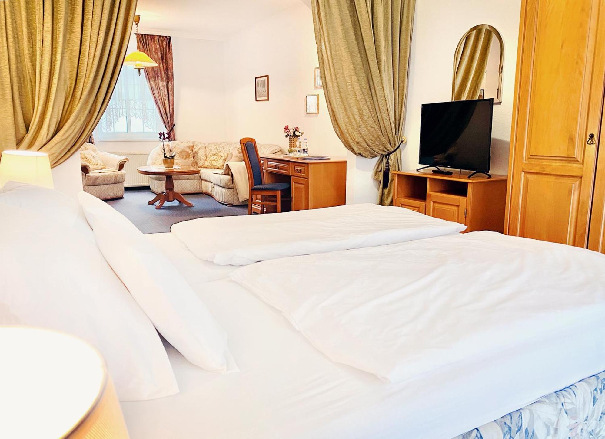 Hotel Wesselenyi غيور المظهر الخارجي الصورة