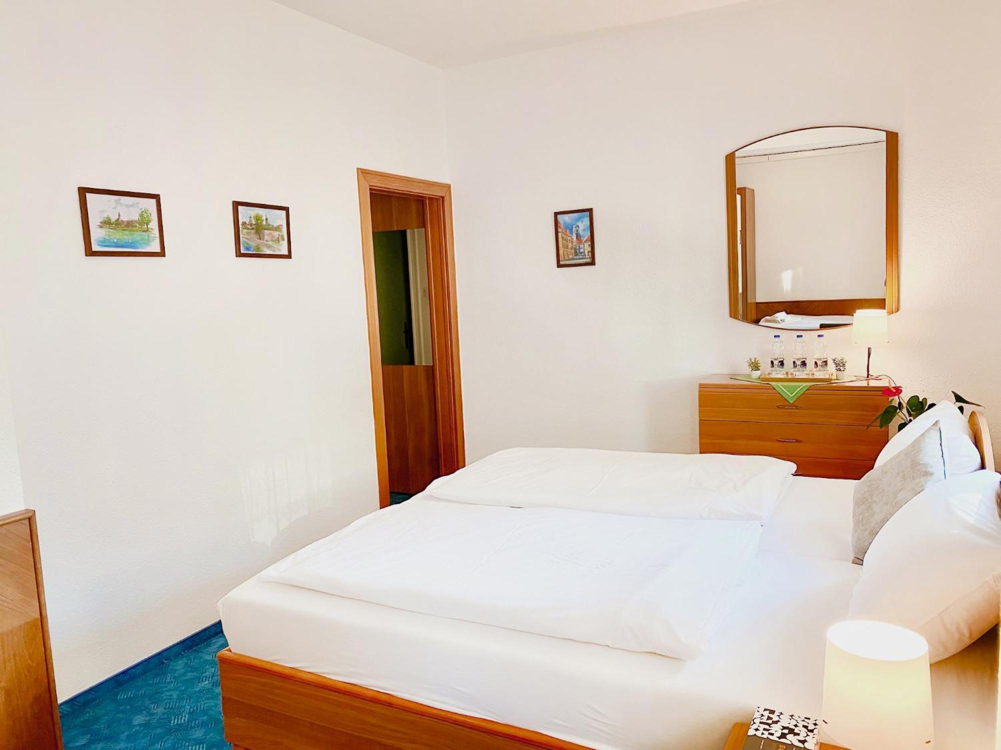 Hotel Wesselenyi غيور المظهر الخارجي الصورة