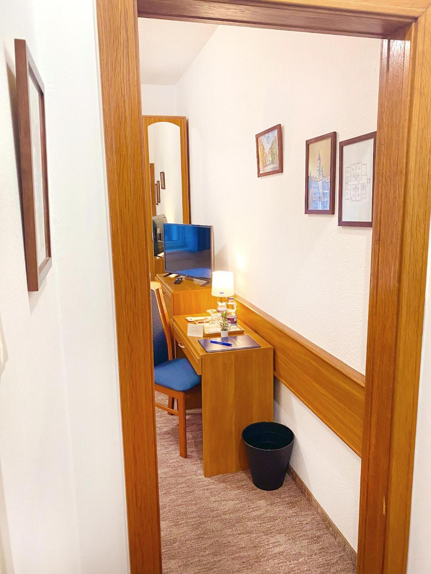 Hotel Wesselenyi غيور المظهر الخارجي الصورة