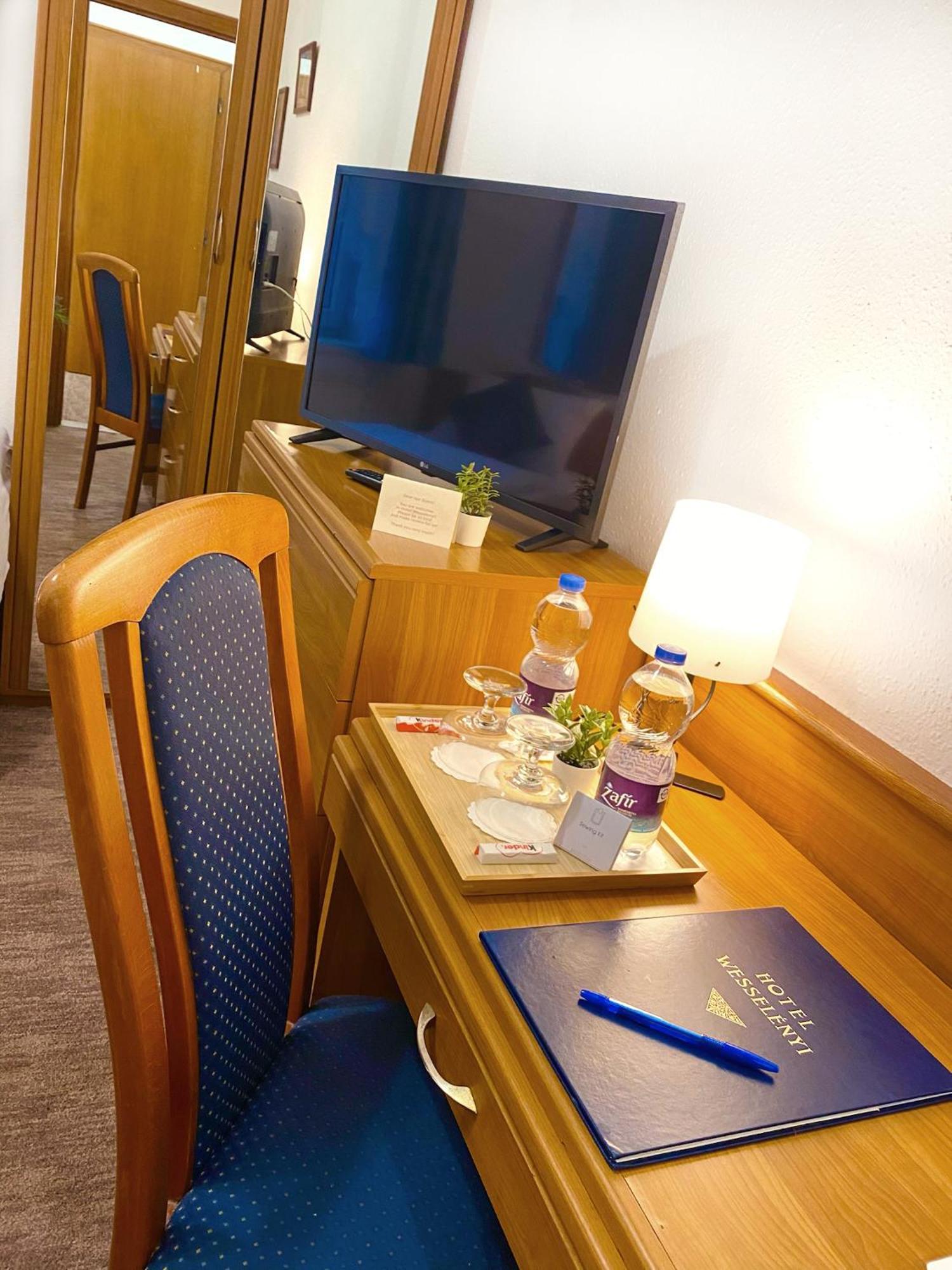 Hotel Wesselenyi غيور المظهر الخارجي الصورة