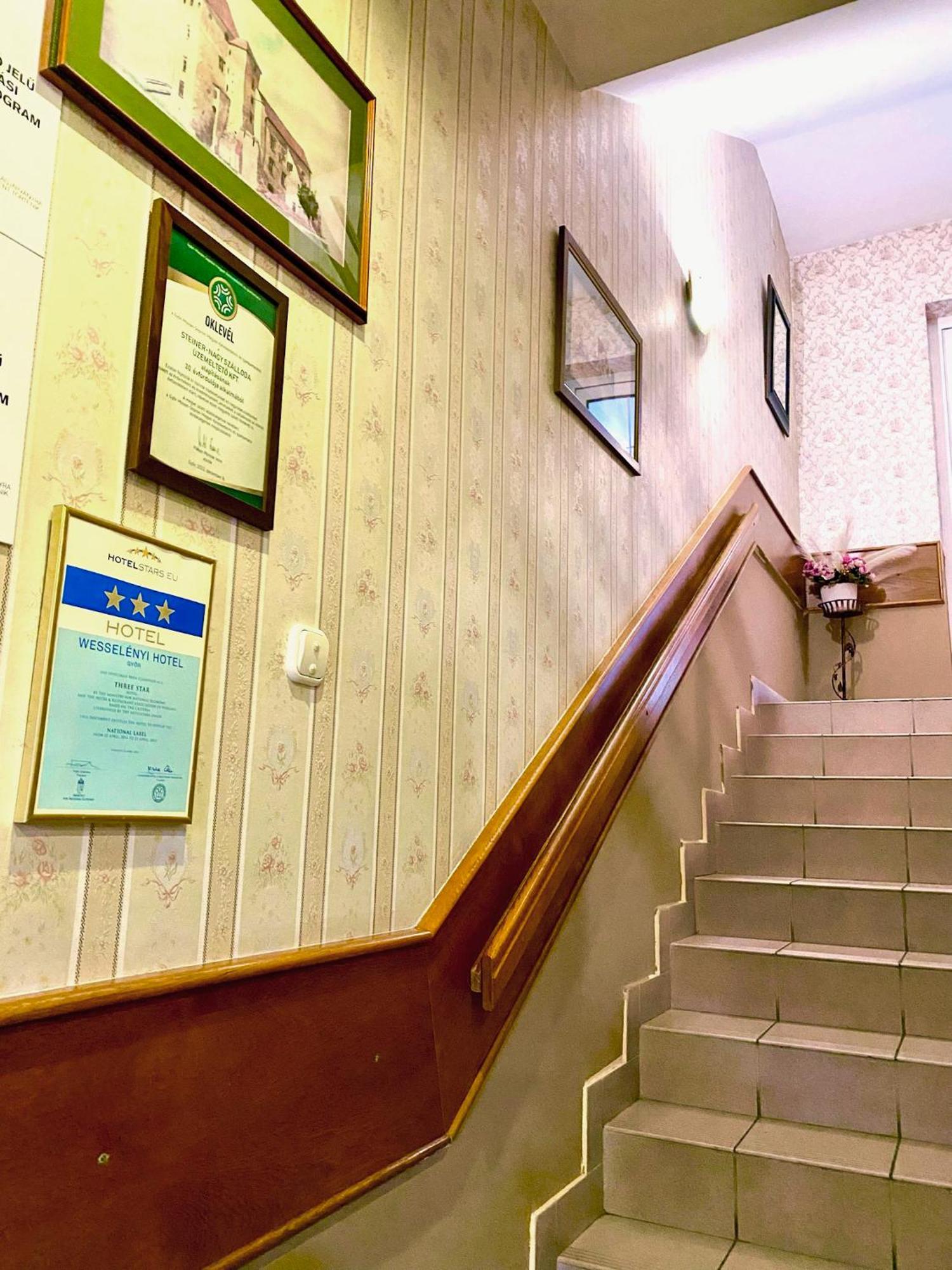 Hotel Wesselenyi غيور المظهر الخارجي الصورة