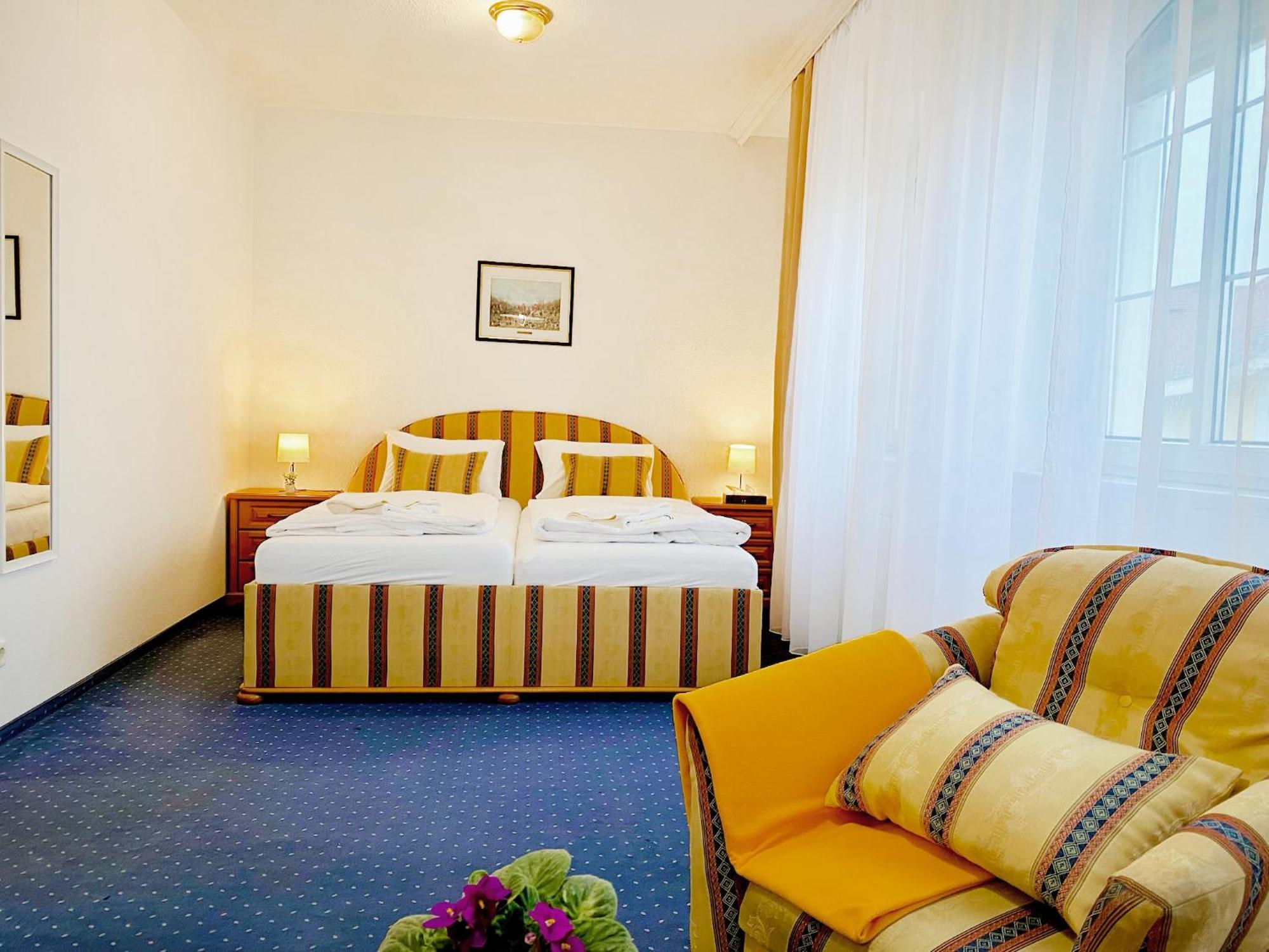 Hotel Wesselenyi غيور المظهر الخارجي الصورة